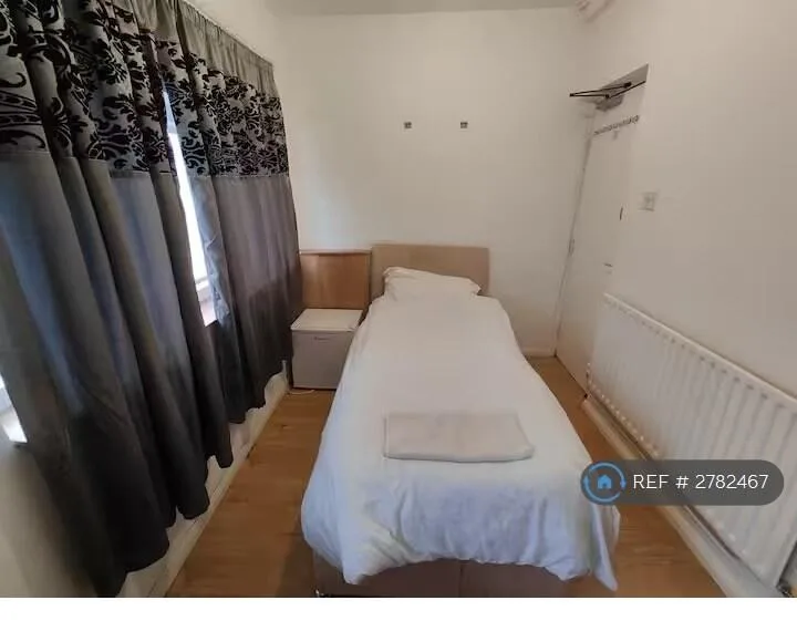 1 bedroom house share for rent