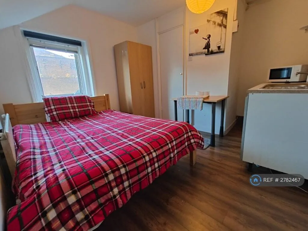 1 bedroom house share for rent