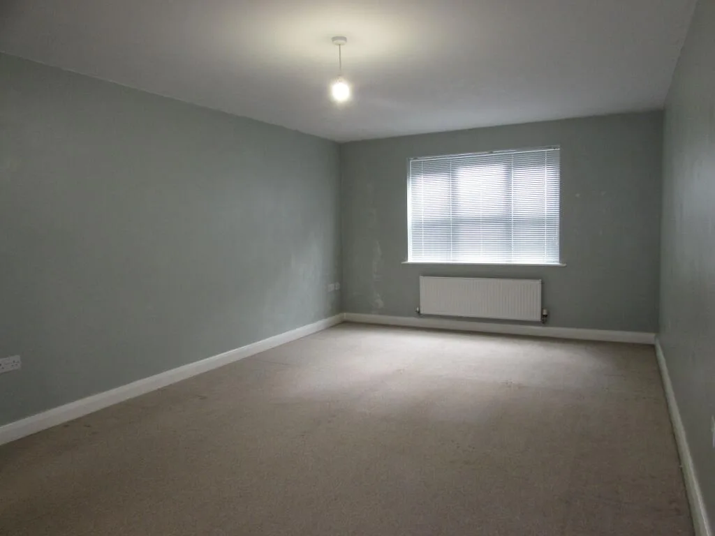2 bedroom ground floor flat for rent