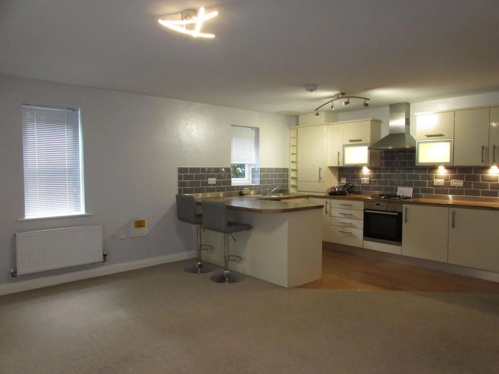 2 bedroom ground floor flat for rent