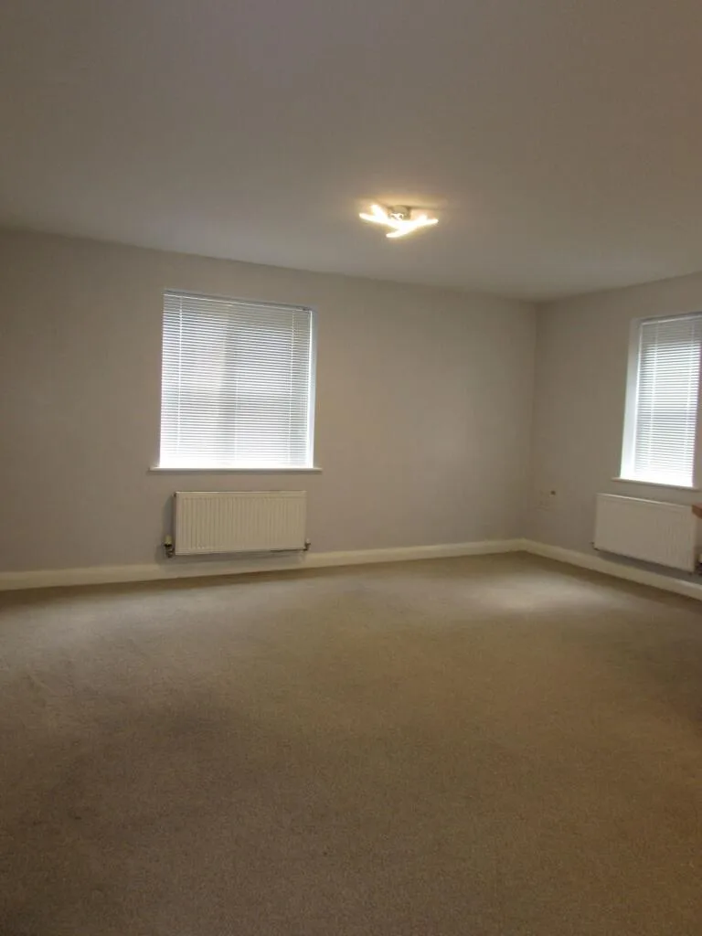 2 bedroom ground floor flat for rent