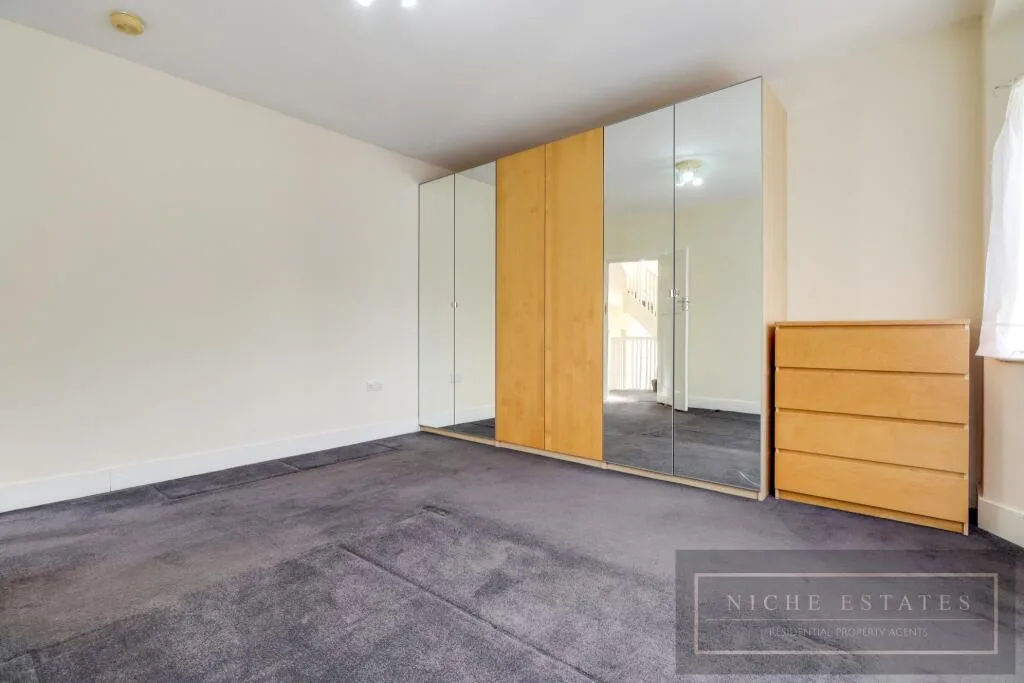 4 bedroom semi-detached house for rent
