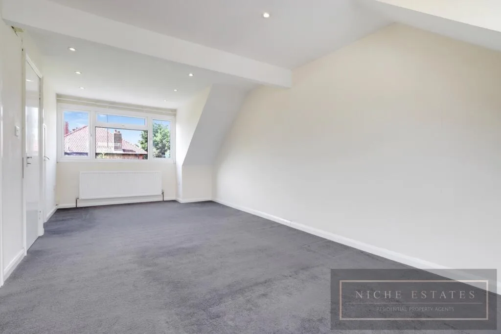 4 bedroom semi-detached house for rent