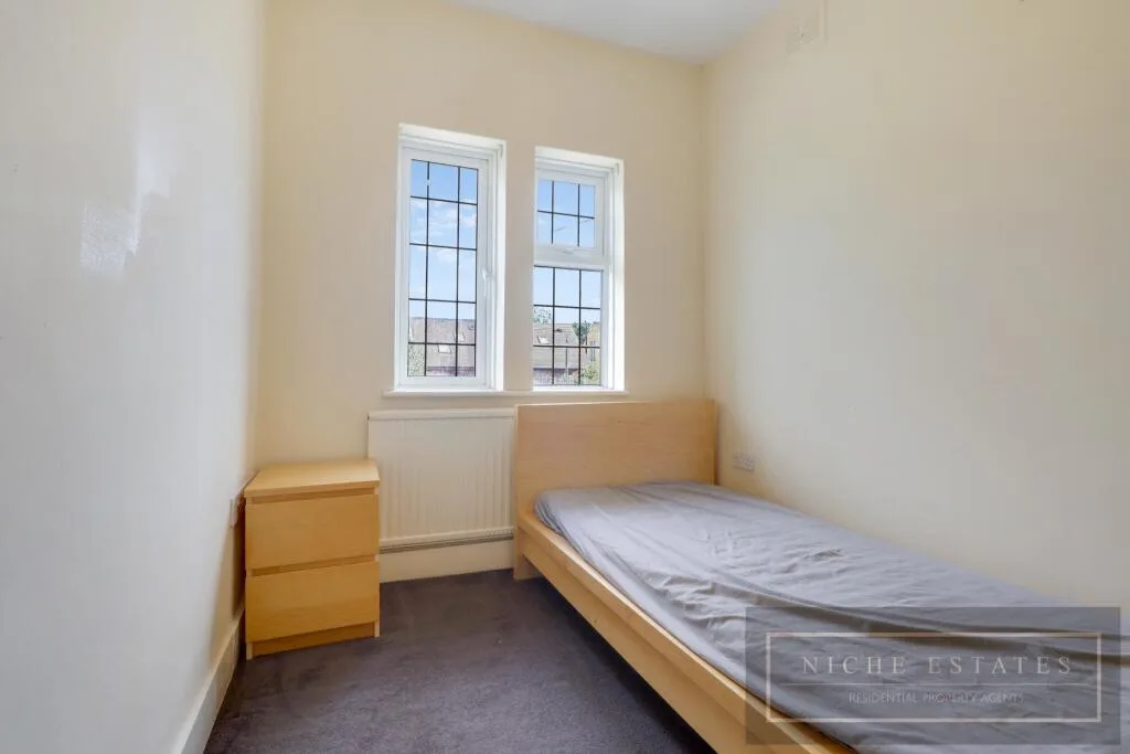 4 bedroom semi-detached house for rent
