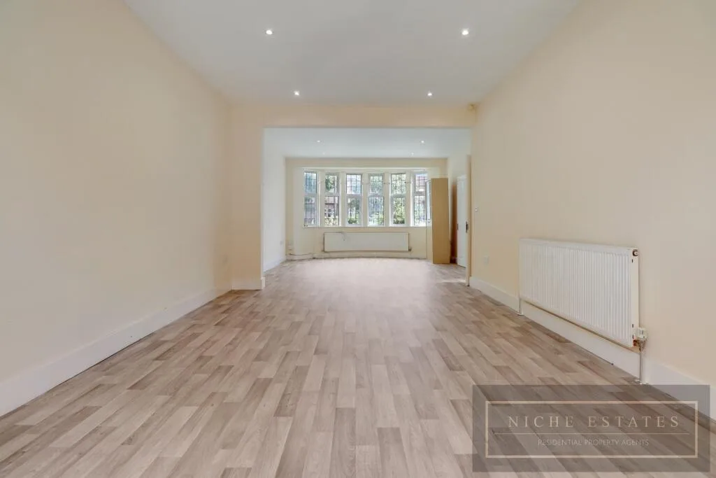 4 bedroom semi-detached house for rent