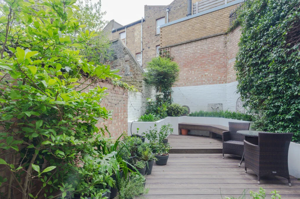 4 bedroom terraced house for rent