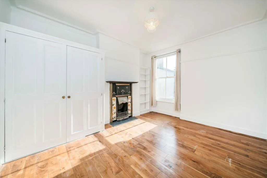 5 bedroom house for rent