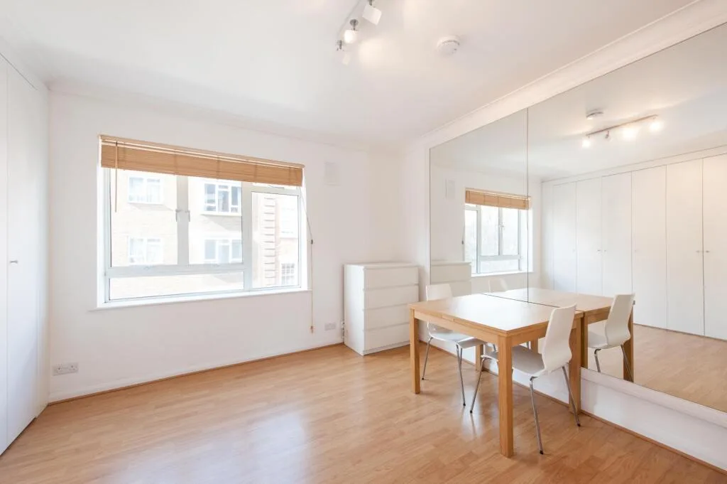 Studio flat for rent