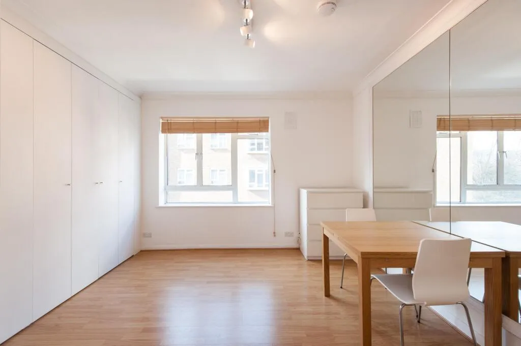 Studio flat for rent