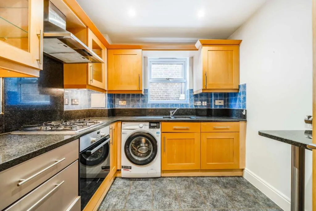 3 bedroom flat for rent