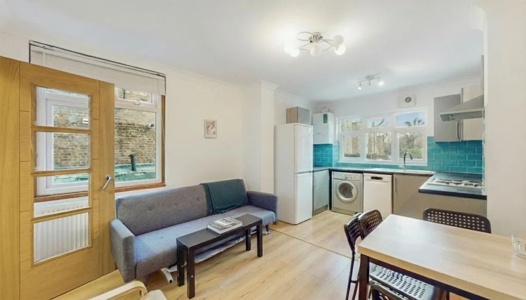 3 bedroom flat for rent