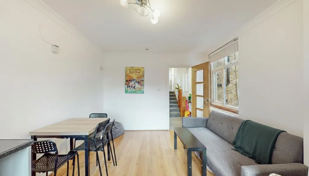 3 bedroom flat for rent