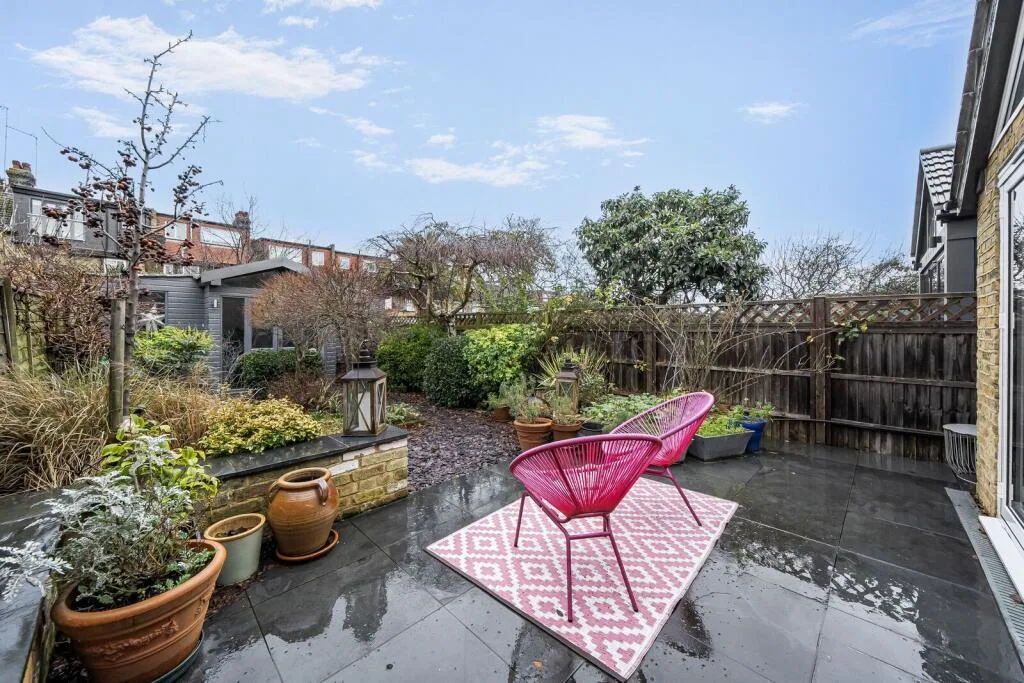 4 bedroom terraced house for rent