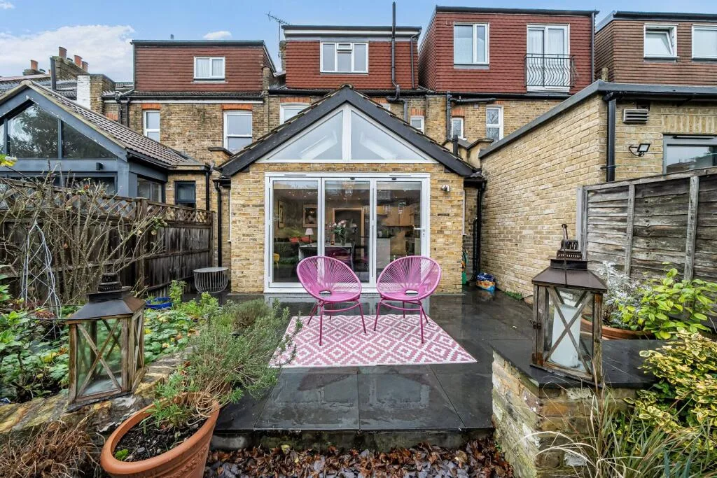 4 bedroom terraced house for rent