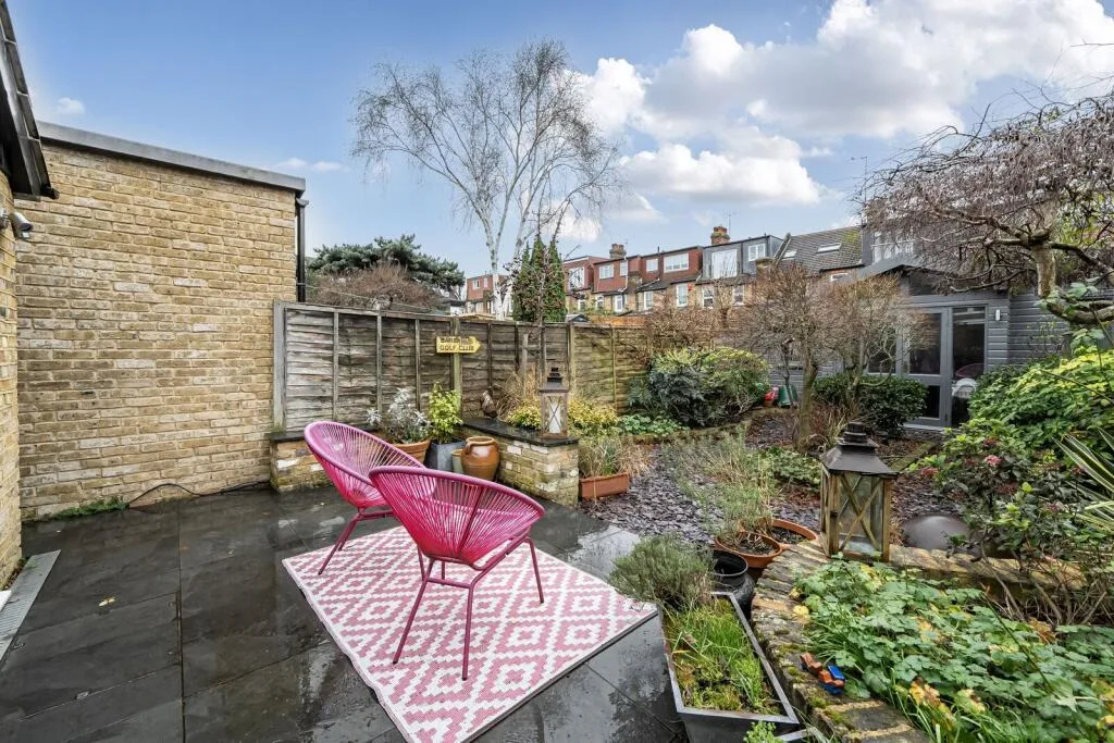 4 bedroom terraced house for rent