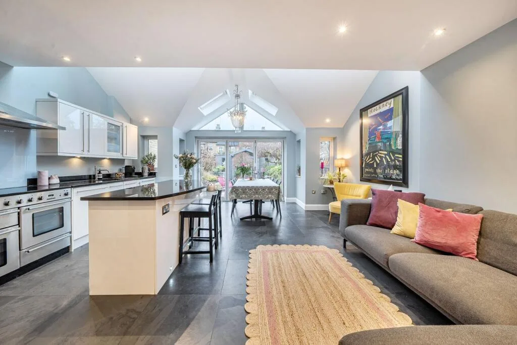 4 bedroom terraced house for rent
