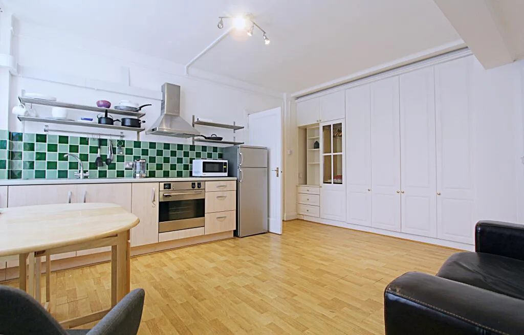 Studio flat for rent