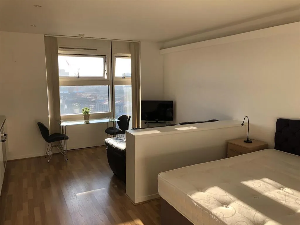 Studio flat for rent