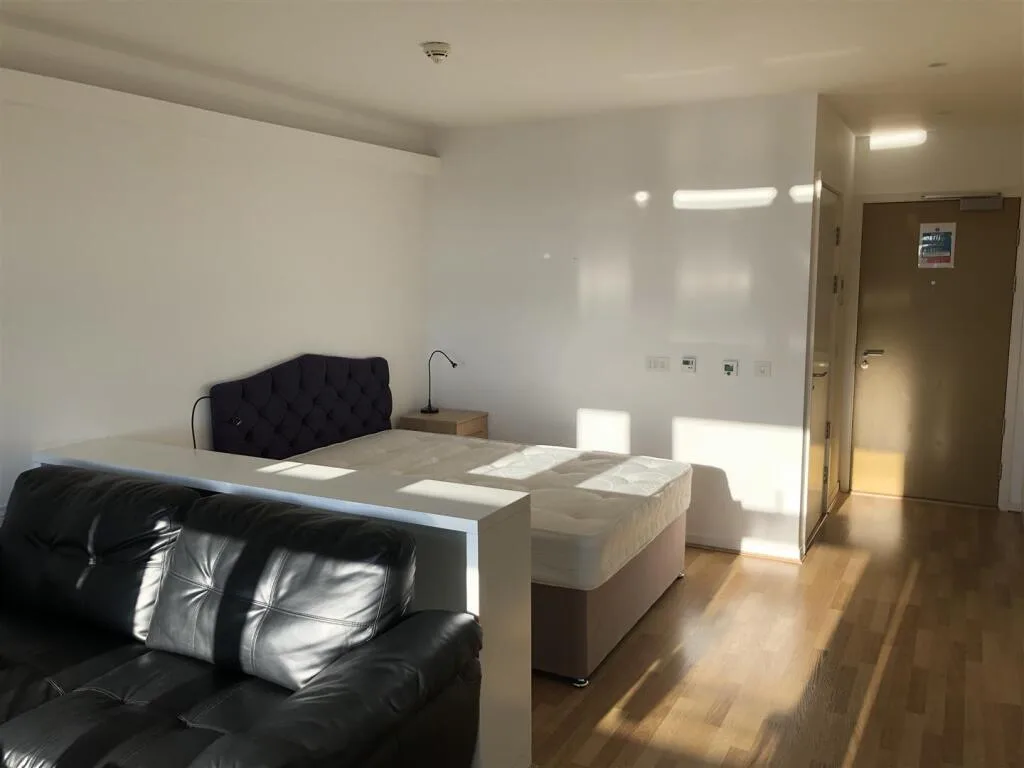 Studio flat for rent