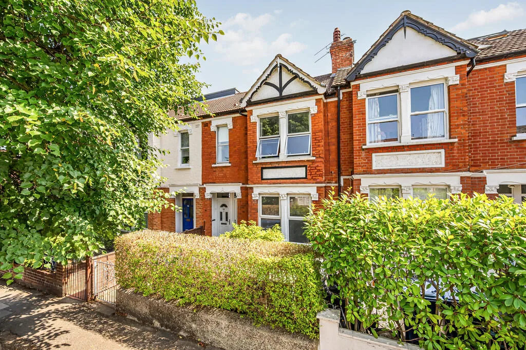 2 bedroom ground floor flat for rent