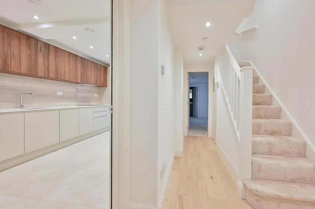 3 bedroom flat for rent