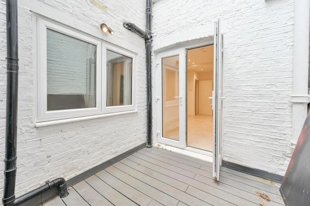 3 bedroom flat for rent