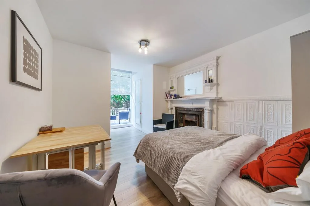 Studio flat for rent