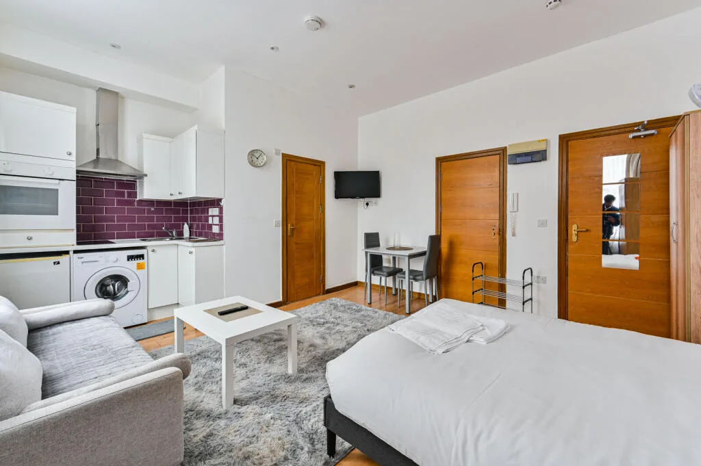 Studio flat for rent