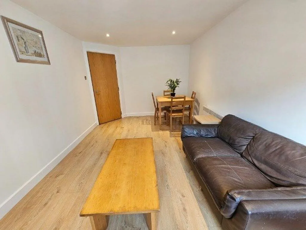 2 bedroom house for rent