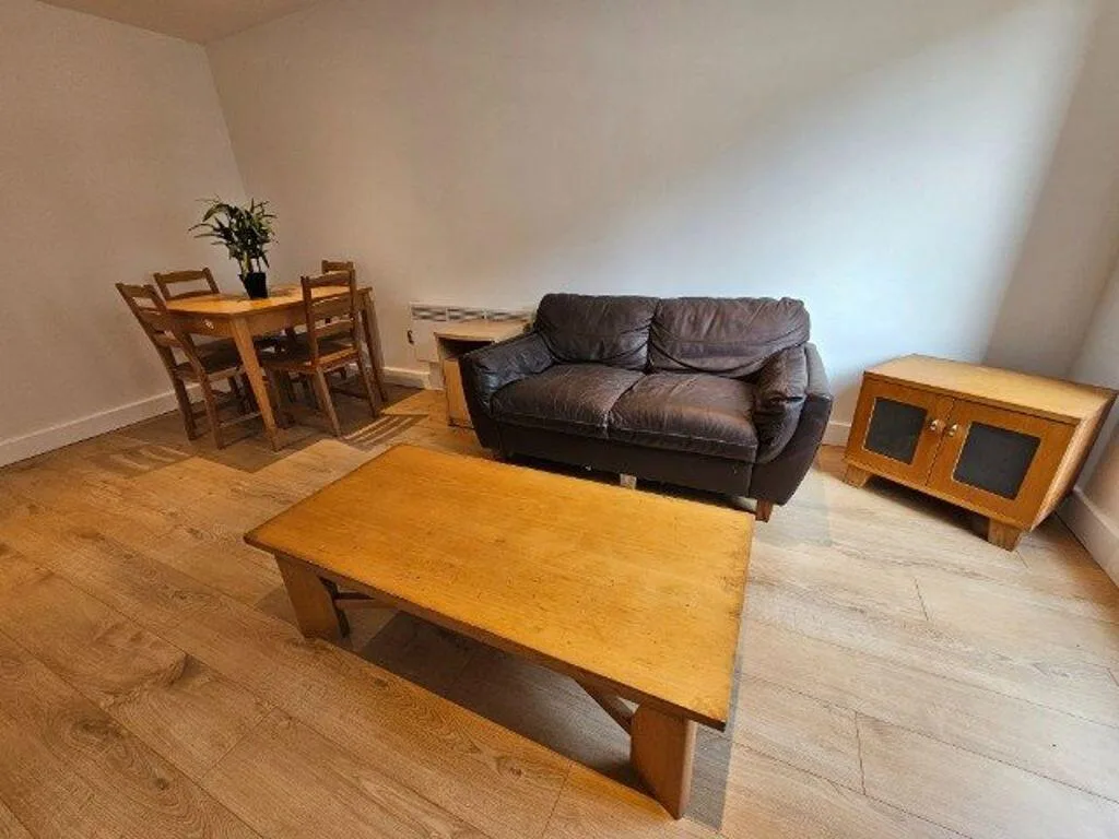 2 bedroom house for rent