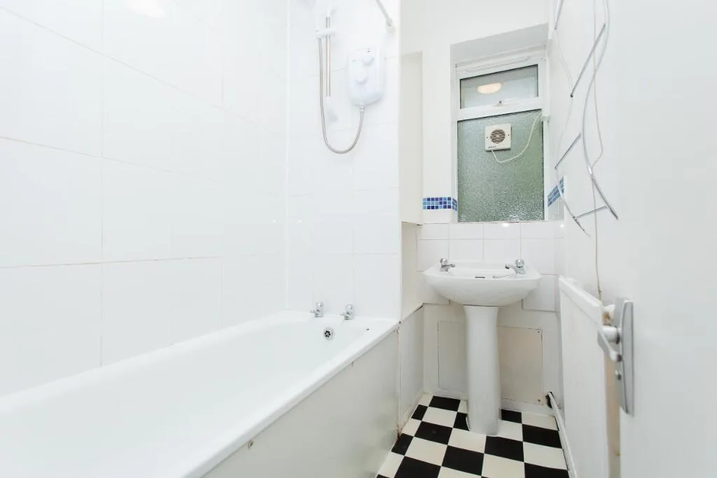 4 bedroom flat for rent