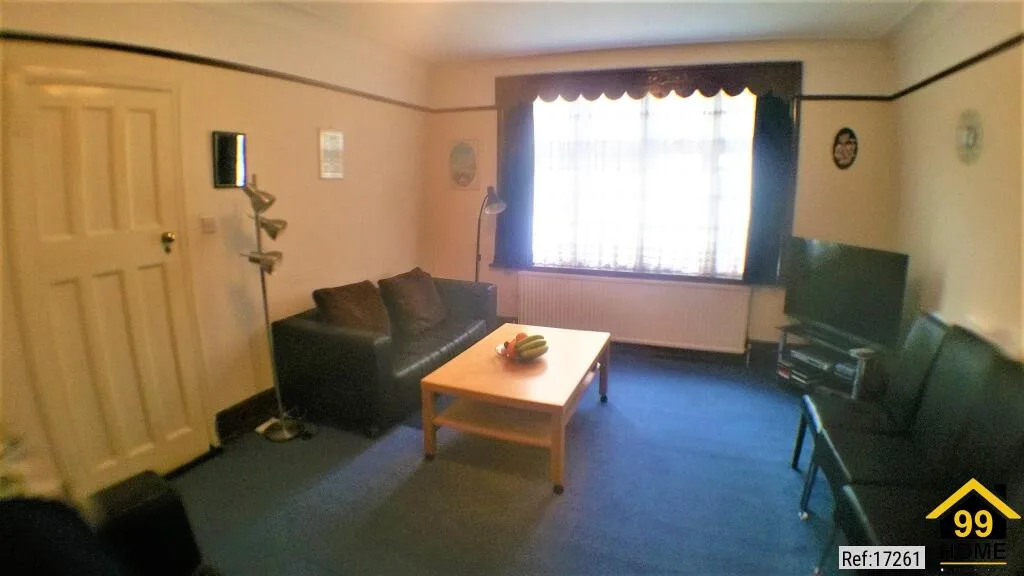 3 bedroom semi-detached house for rent