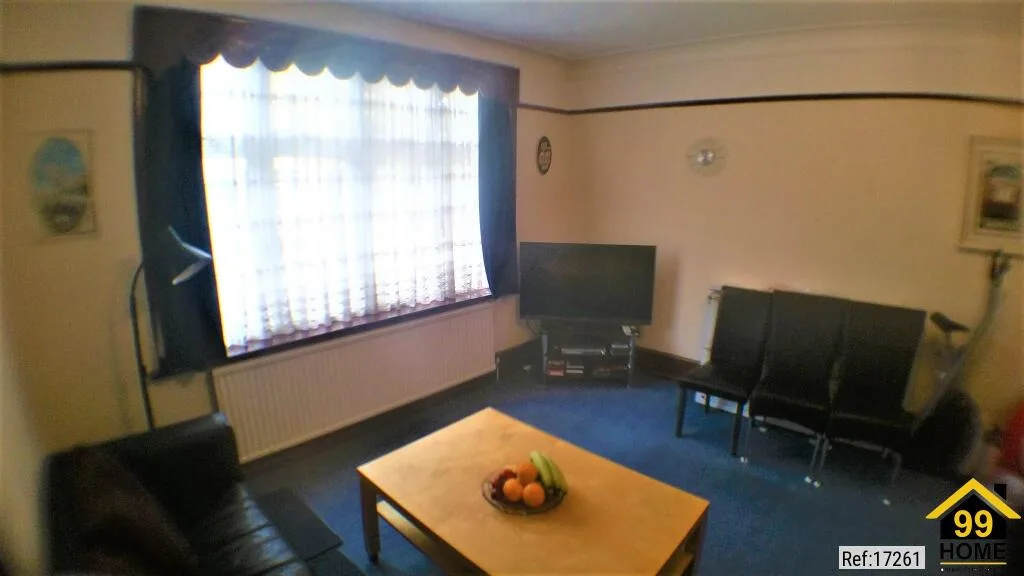 3 bedroom semi-detached house for rent
