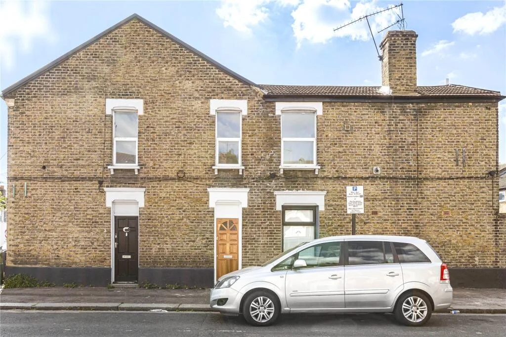 3 bedroom maisonette for rent