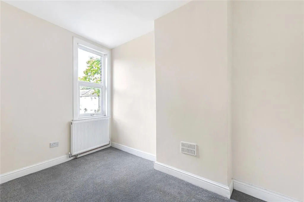3 bedroom maisonette for rent