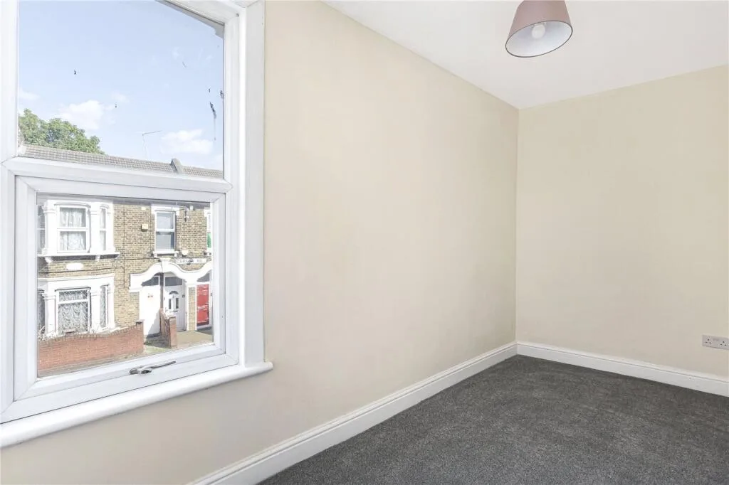 3 bedroom maisonette for rent