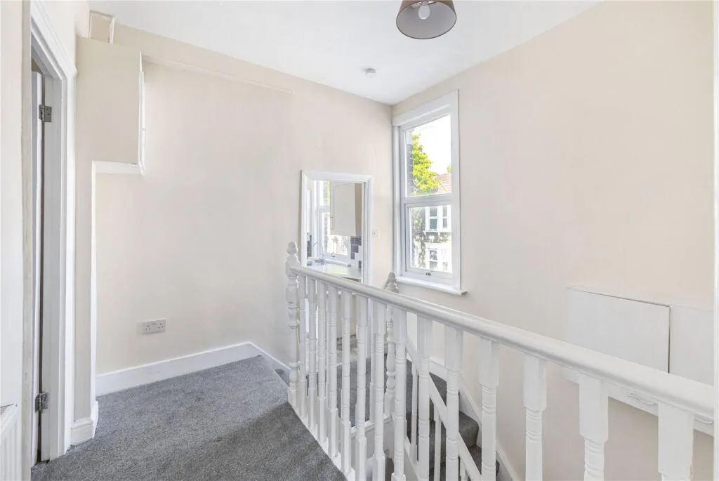 3 bedroom maisonette for rent
