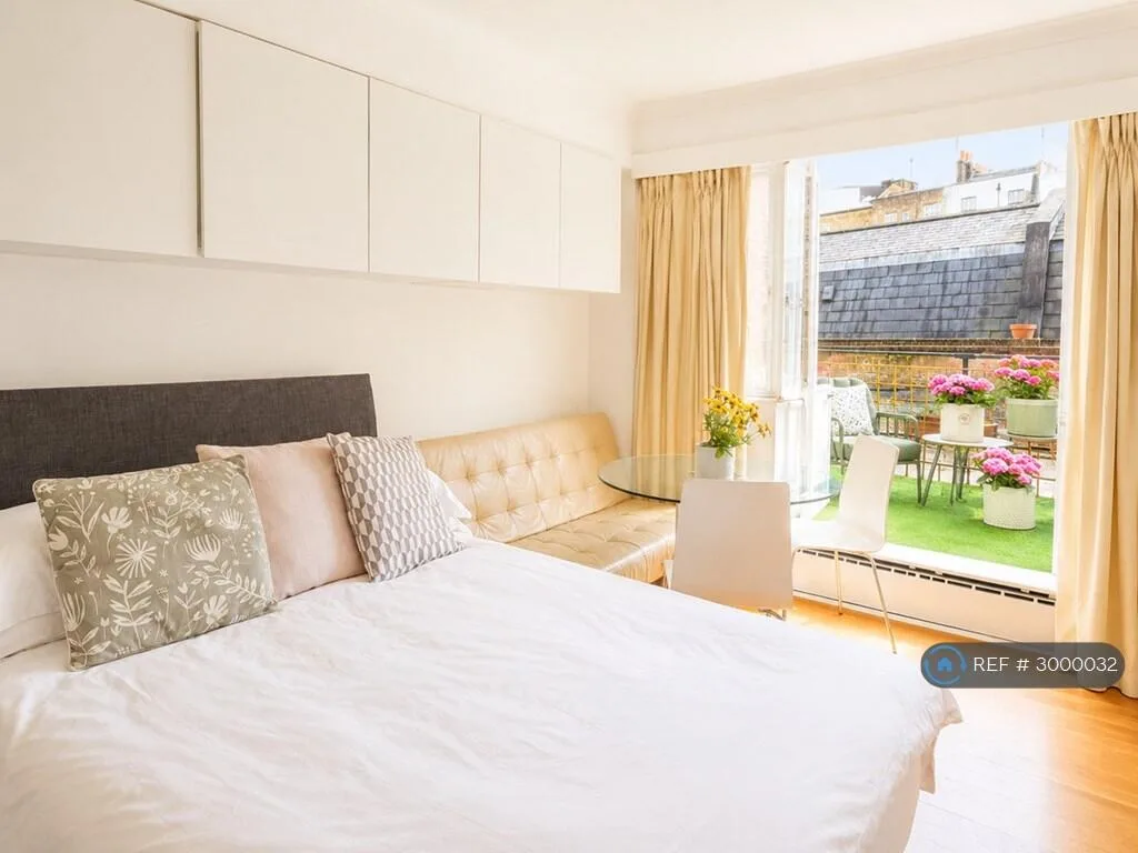 Studio flat for rent