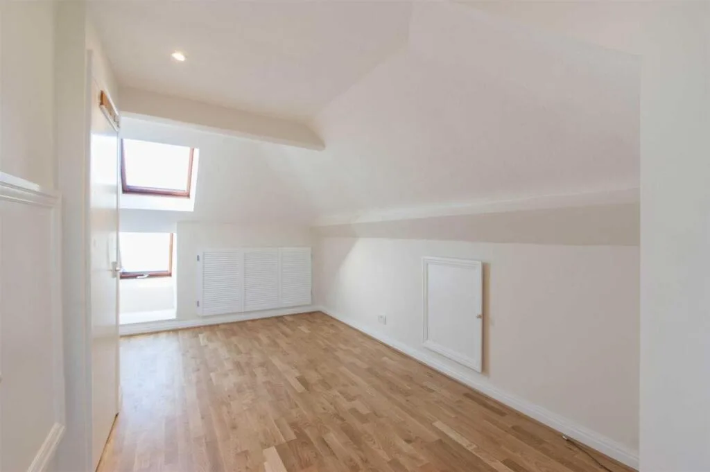 4 bedroom semi-detached house for rent