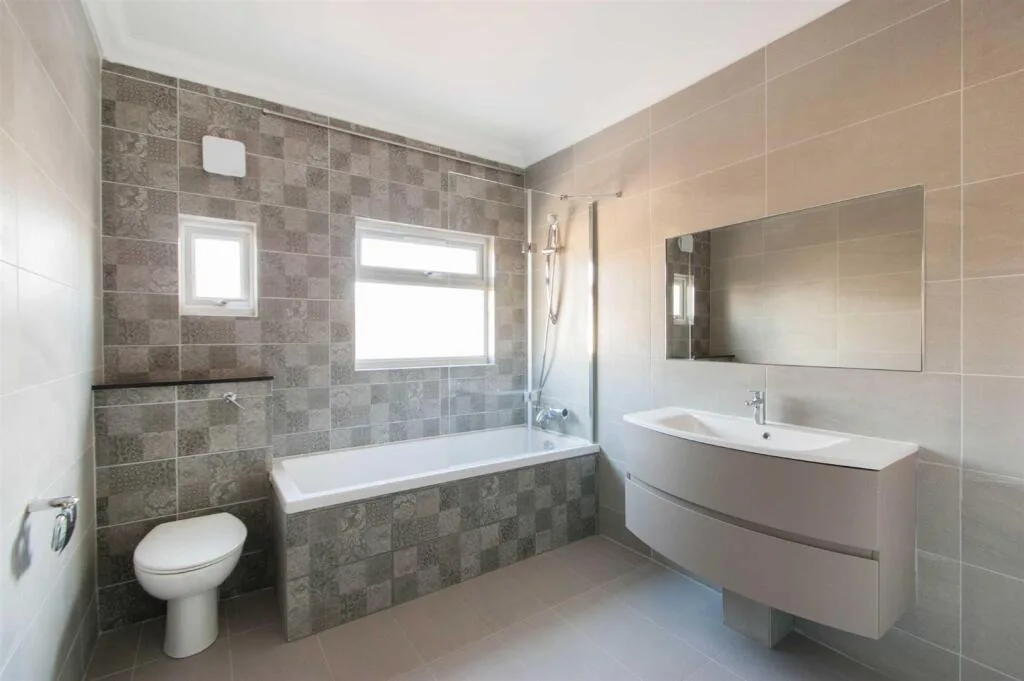 4 bedroom semi-detached house for rent
