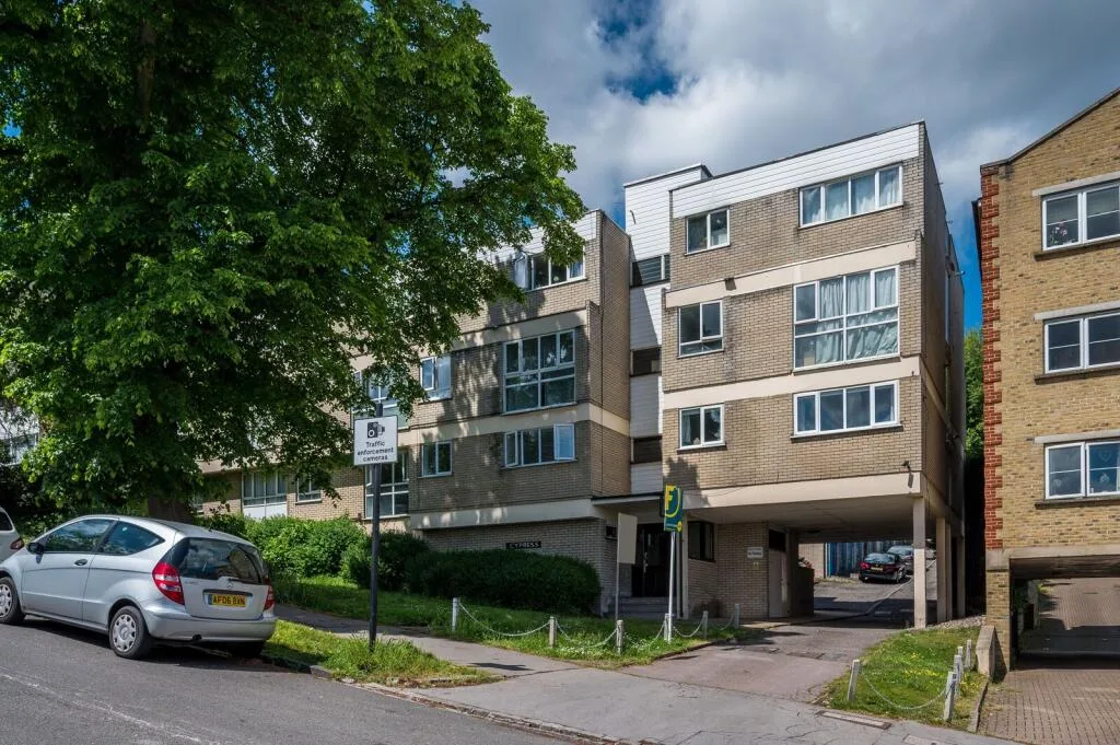 2 bedroom maisonette for rent