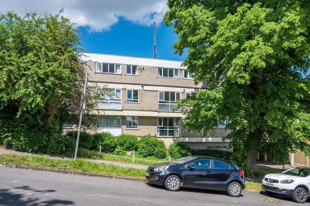 2 bedroom maisonette for rent