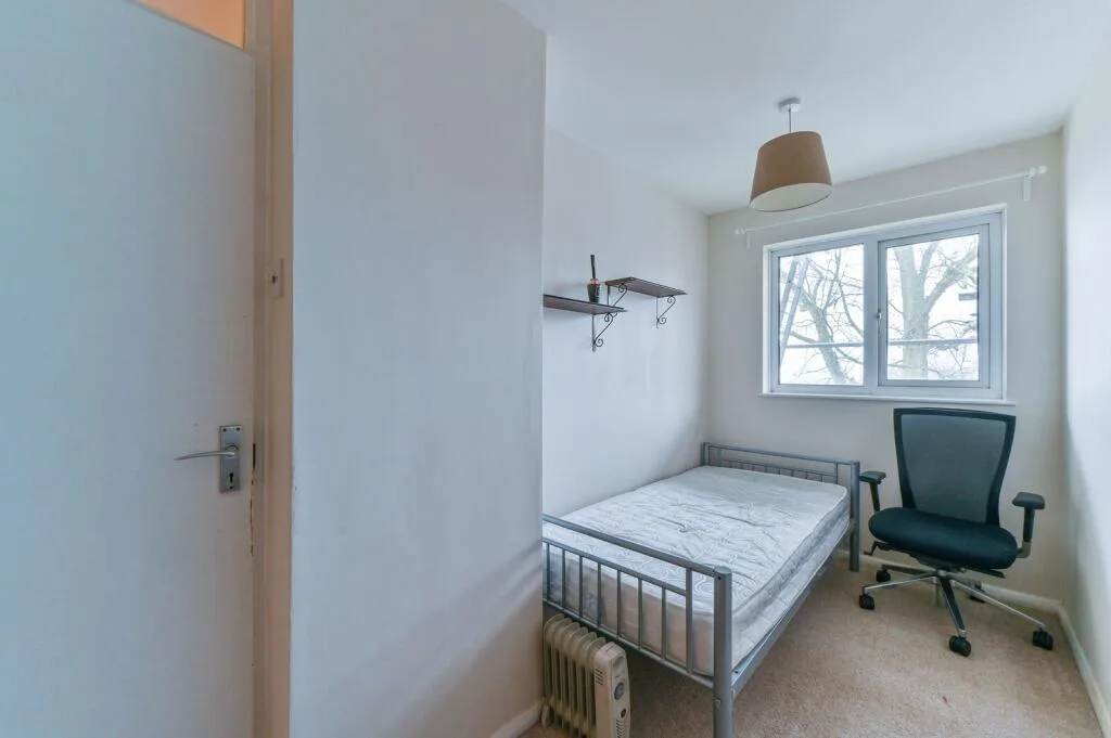 2 bedroom maisonette for rent