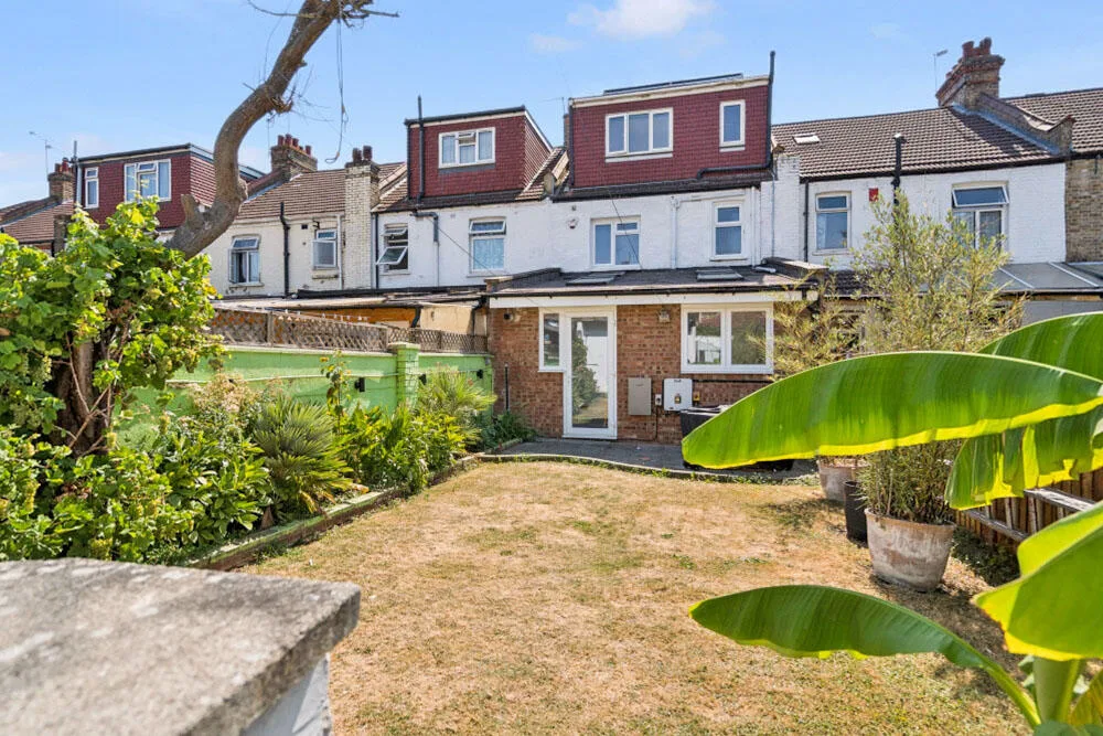 4 bedroom terraced house for rent