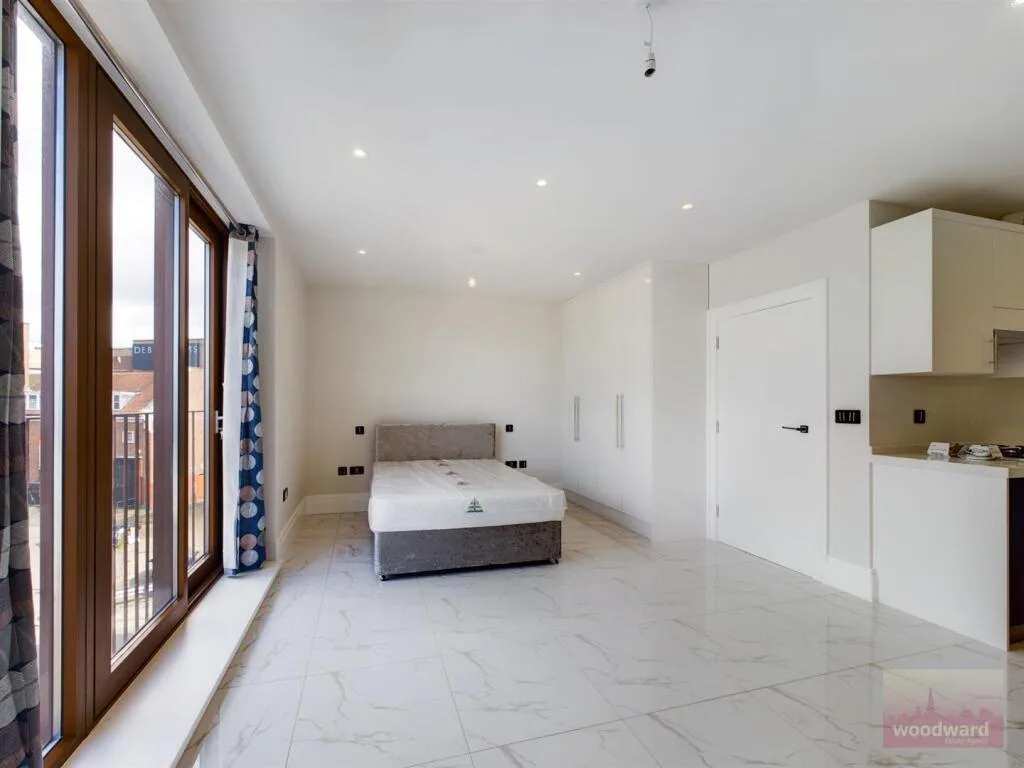 Studio flat for rent