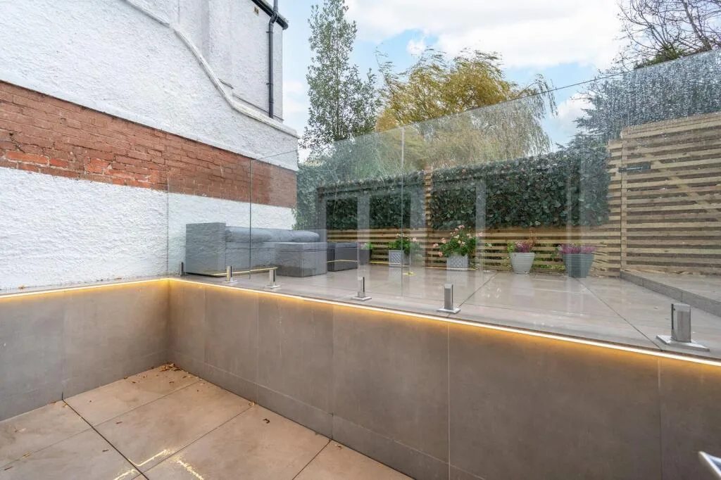 4 bedroom flat for rent