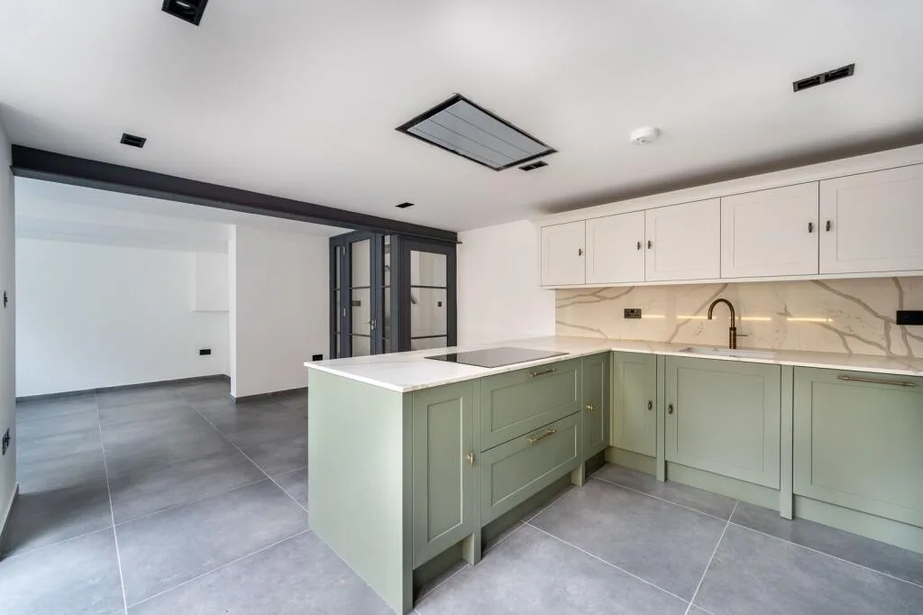 4 bedroom flat for rent