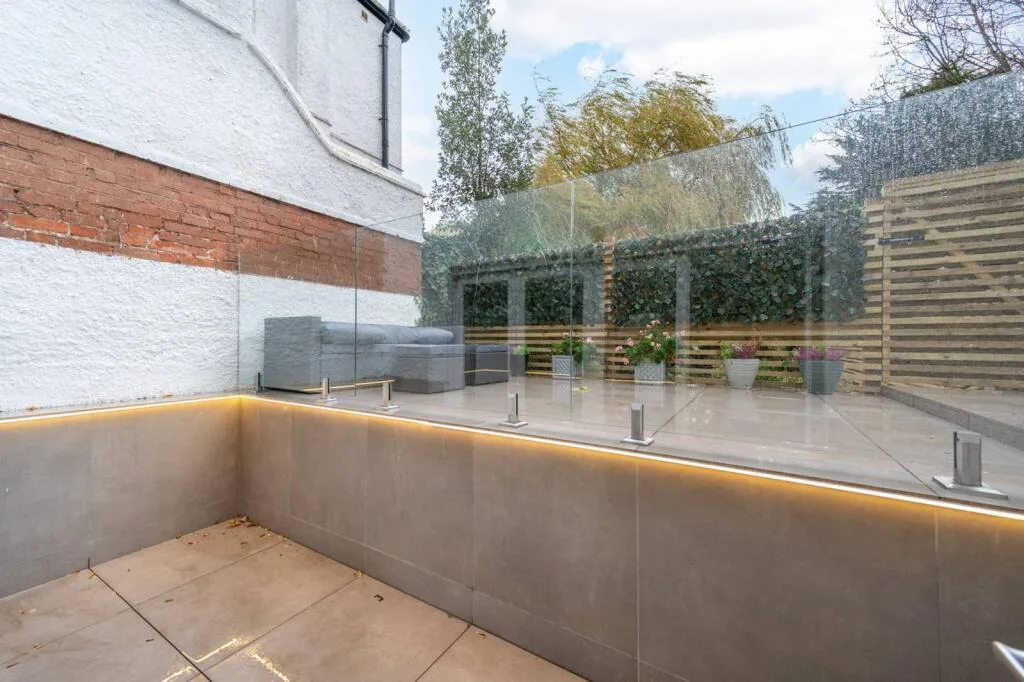 4 bedroom flat for rent
