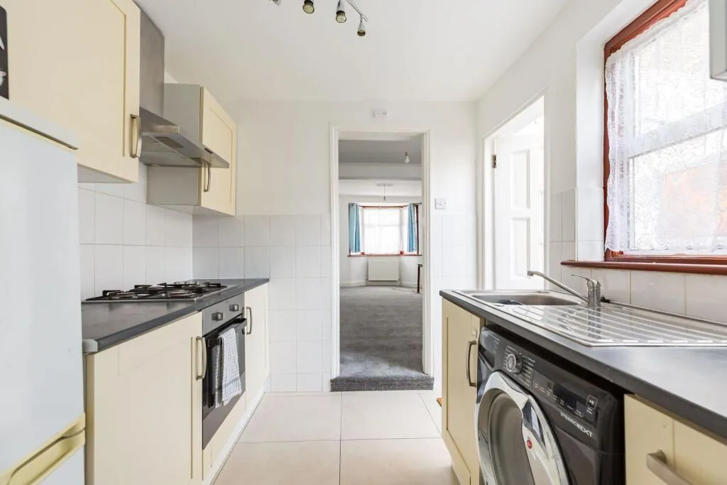 2 bedroom maisonette for rent