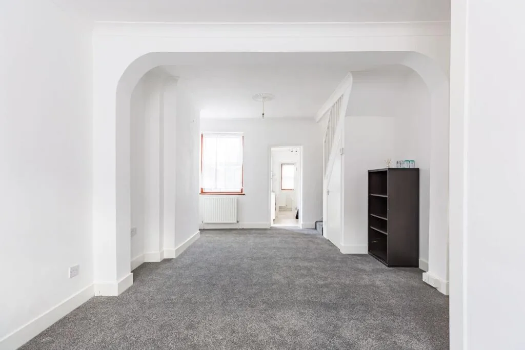 2 bedroom maisonette for rent